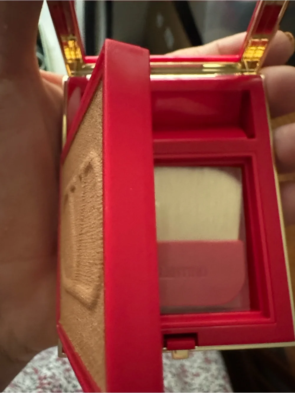 Valentino Garavani Vltn Go-clutch With Refillable Finishing Powder